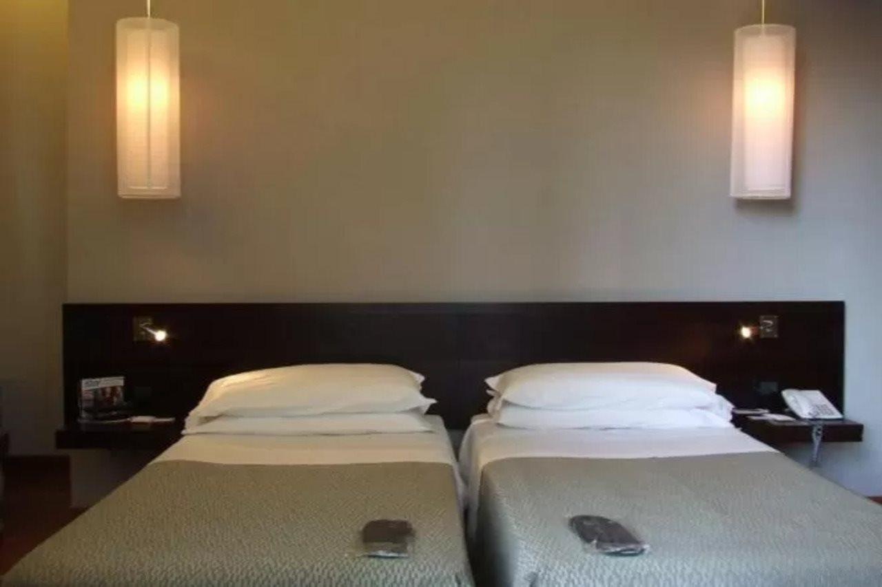 Hotel Re Di Roma Esterno foto