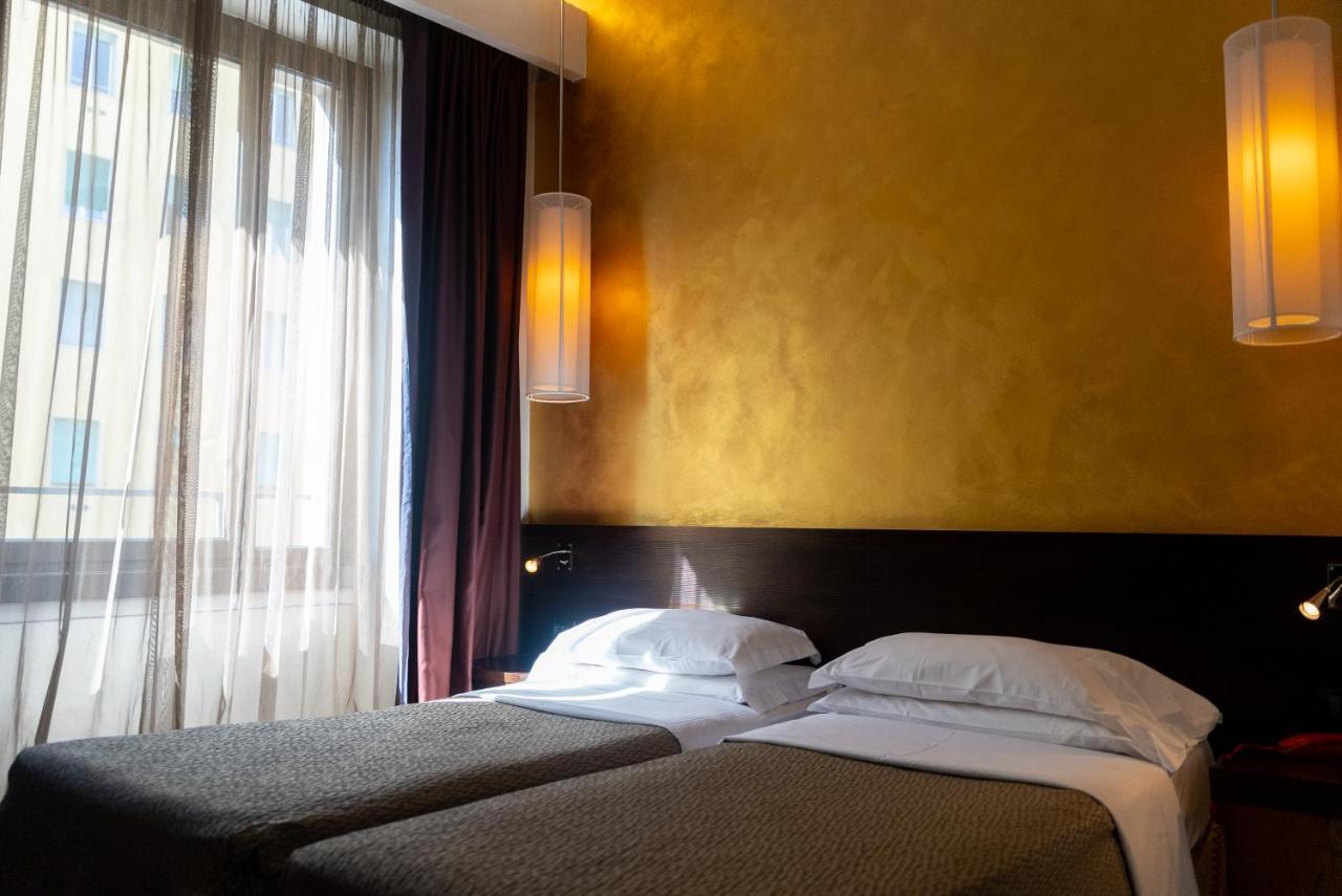 Hotel Re Di Roma Esterno foto