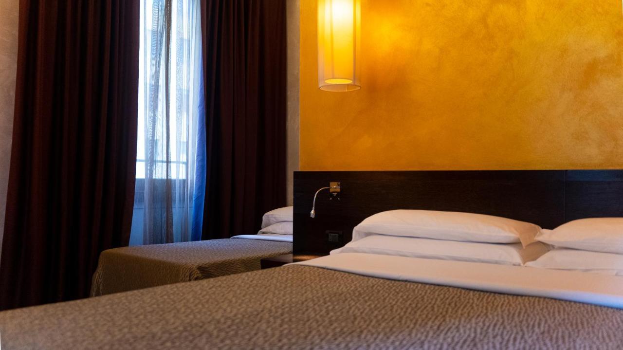 Hotel Re Di Roma Esterno foto