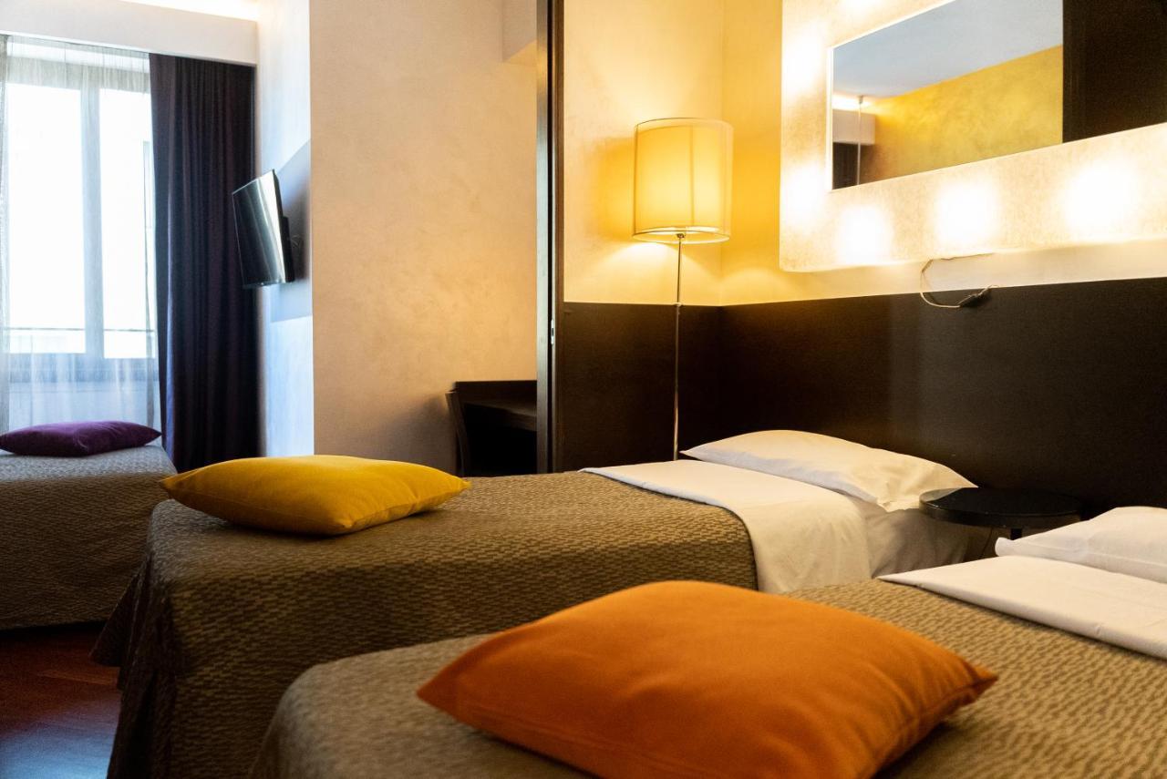 Hotel Re Di Roma Esterno foto