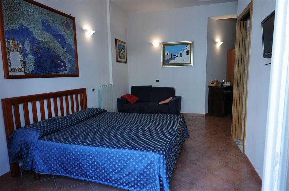 Hotel Re Di Roma Esterno foto