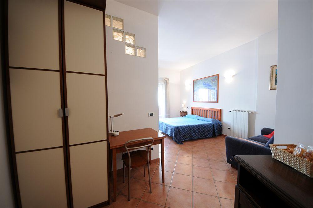 Hotel Re Di Roma Esterno foto
